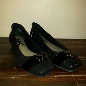 Anne Klein Size 8M.  Black. EUC